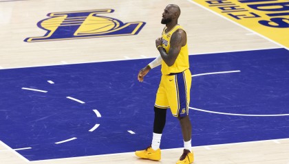 Kaiyun Sports-开云体育-Shams：詹姆斯本人&amp;联盟感觉他会再打一年 湖人表现影响他的未来