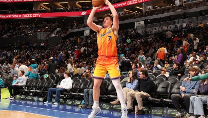 开云-爱游戏-打得还可以！克尼佩尔21中8拿到21分11板1助1断