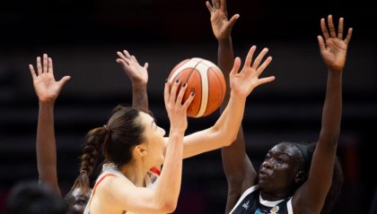 Kaiyun Sports-开云体育-不是王思雨！不是杨舒予！南苏丹女篮主帅赞中国2小将，已是核心